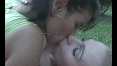 Kissing - Rafaella Petriutti And Gaby 