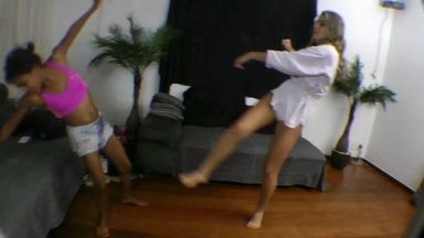 FIGHTING GIRLS / Karate Feet Face By Alessandra Oliver And Slave Priscilinha
