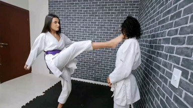 FIGHTING GIRLS / Karate Fight Amanda Fabri VS Nataly - Power Kicks With Model Feets